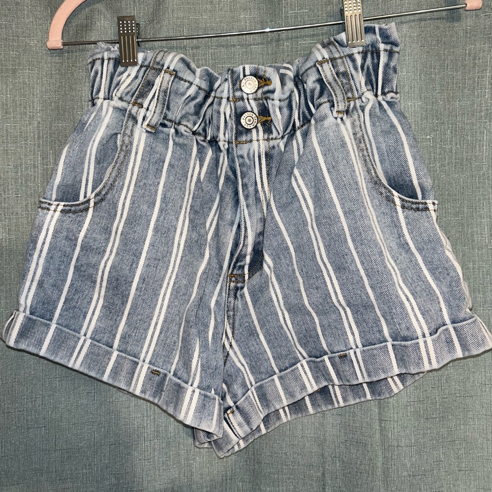 Pinstriped pacsun mom jean shorts